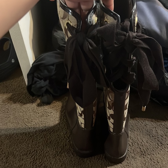 Women’s coach rain boots - Picture 2 of 8